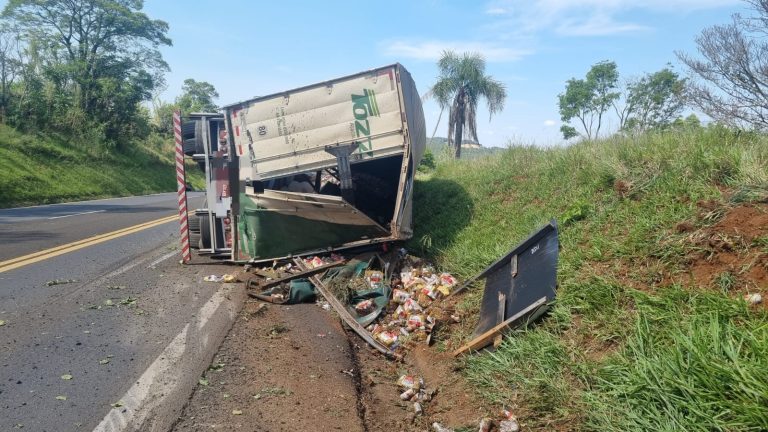 Caminh O Carregado Cerveja Tomba E Carga Saqueada Pp News Fb