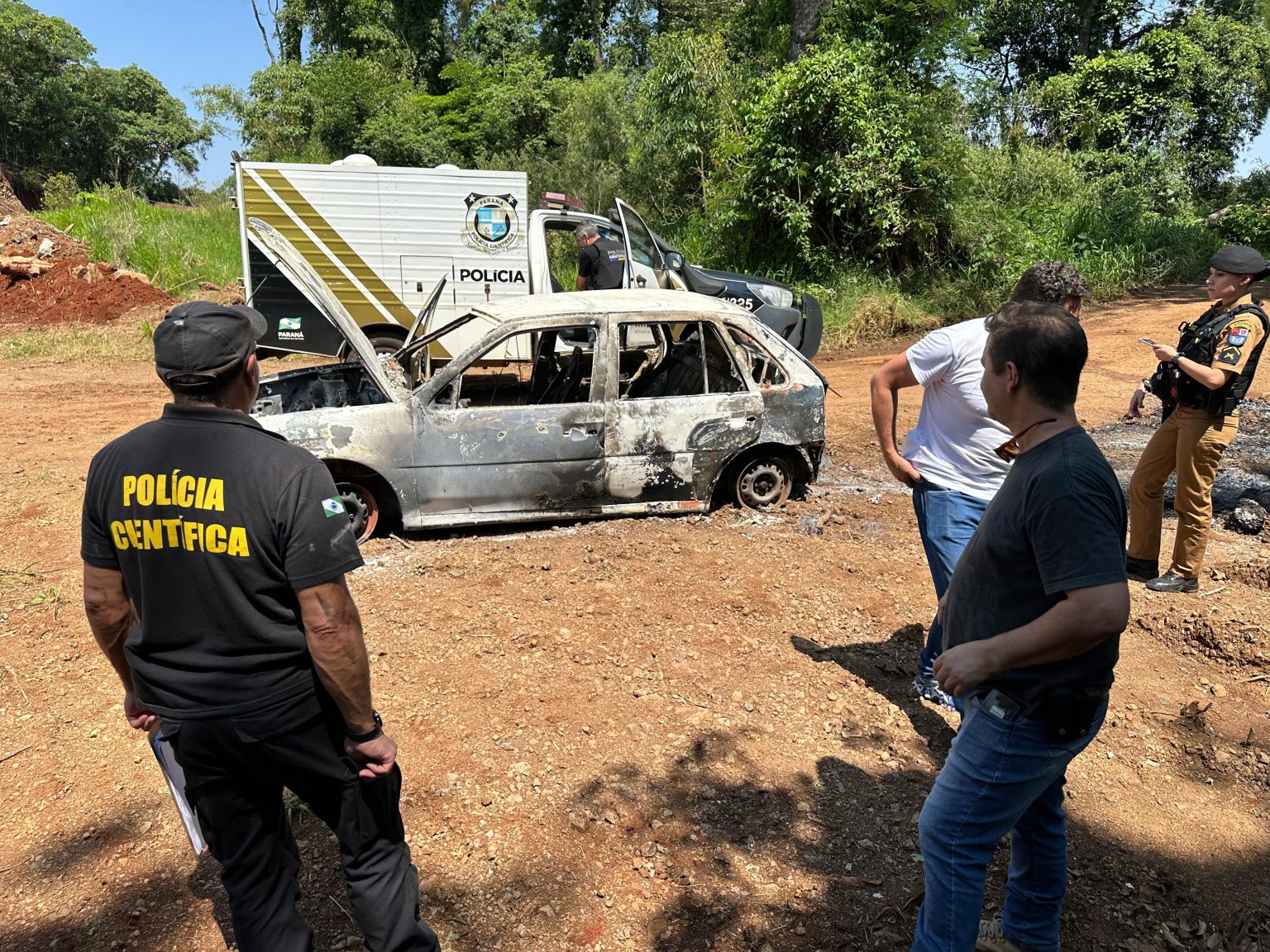 Três Corpos Carbonizados São Encontrados Dentro De Carro Emplacado Em