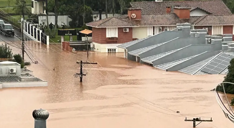 Sobe para 83 número de mortes no Rio Grande do Sul pelas fortes chuvas