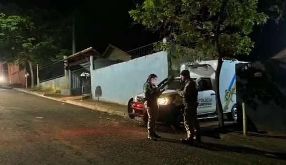 Pai é assassinado enquanto segurava filho no colo; criança também morreu