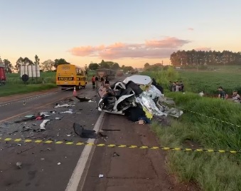 Quatro pessoas morrem em grave acidente na PR-182