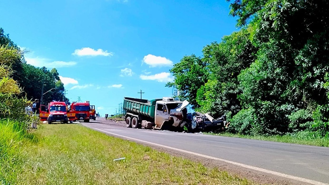 Duas pessoas morrem em grave acidente na BR-163