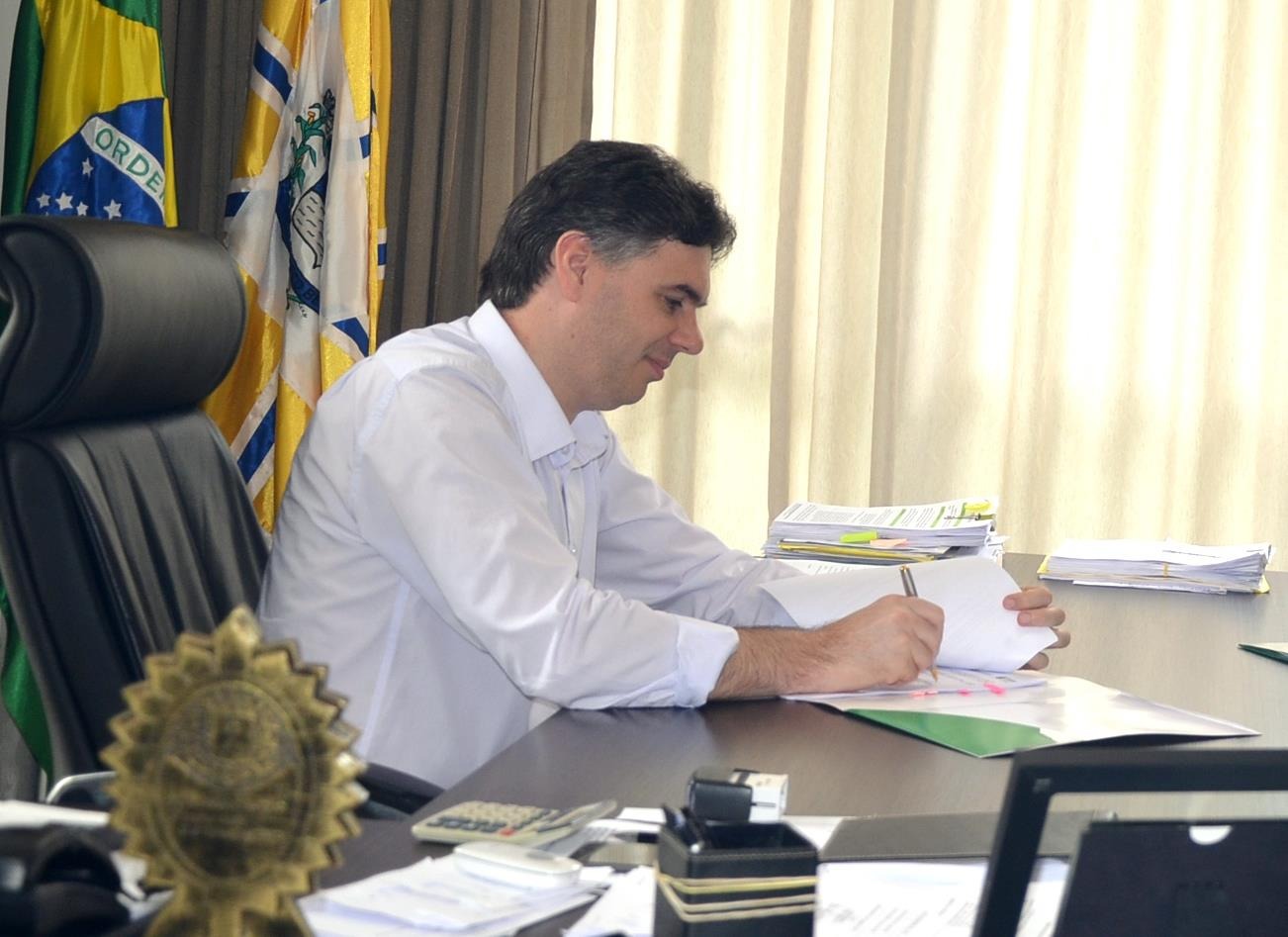 Prefeito Cleber se licencia e vice Pedron deve assumir o comando da prefeitura