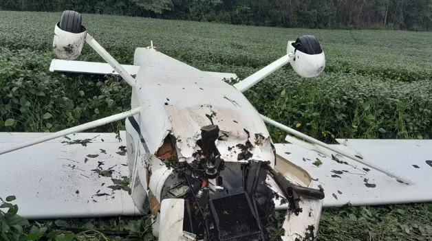 Avião de pequeno porte cai no Paraná