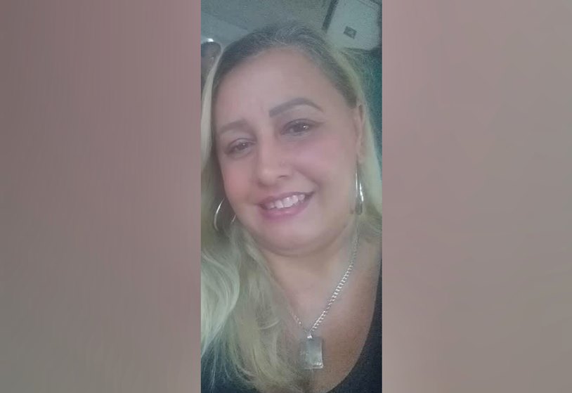 Morre mulher que foi esfaqueada e queimada pelo próprio filho