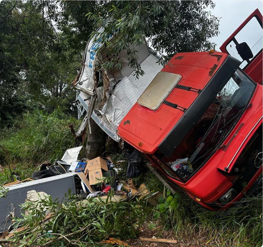 Seis pessoas ficam feridas em acidente na PR-281