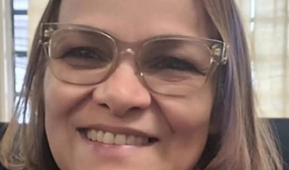 Professora morre dentro de colégio