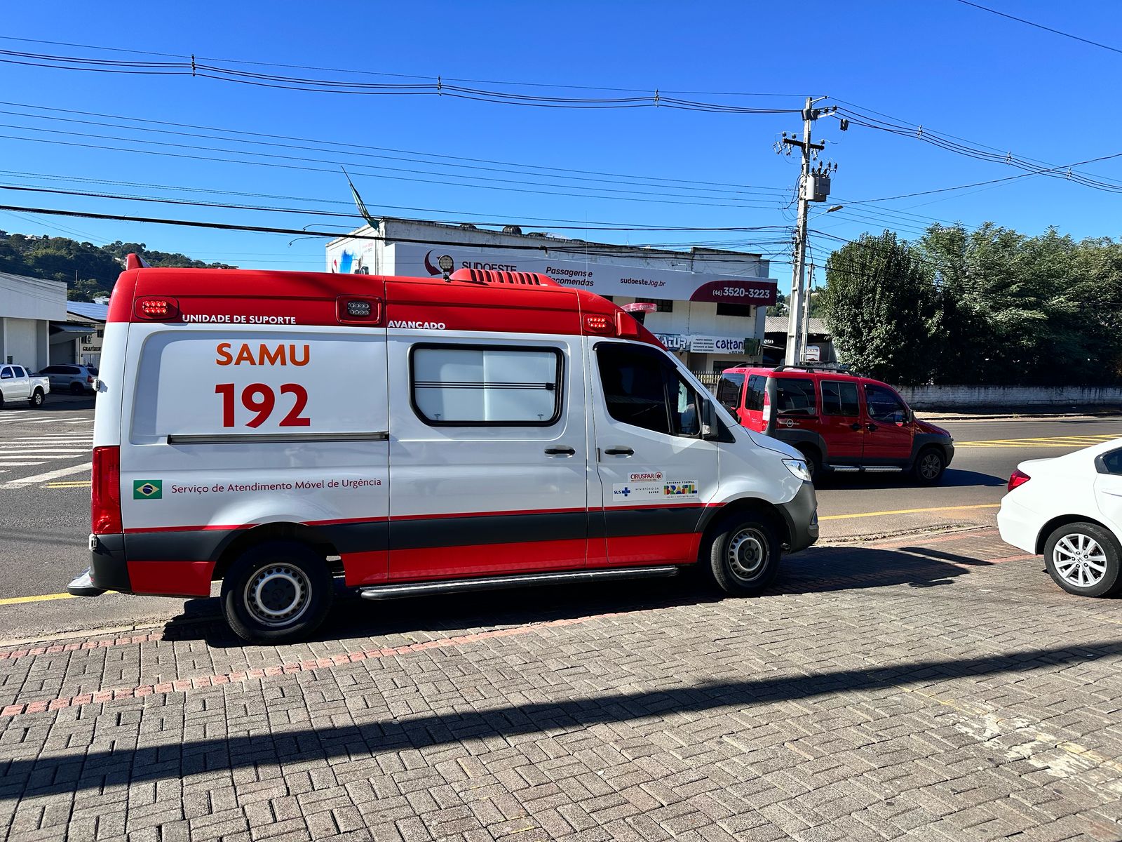 Estudante que participa dos jogos escolares é atropelada na Avenida Luiz Antônio Faedo