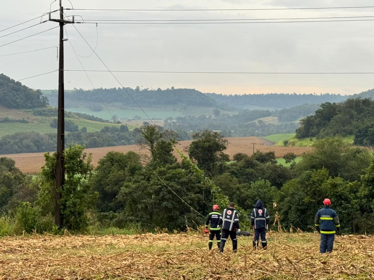 Homem morre após receber descarga elétrica