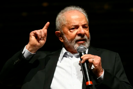 Lula criou 3 vezes mais cargos comissionados do que o governo anterior