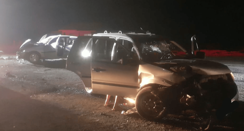 Colisão frontal deixa cinco pessoas feridas na BR-163