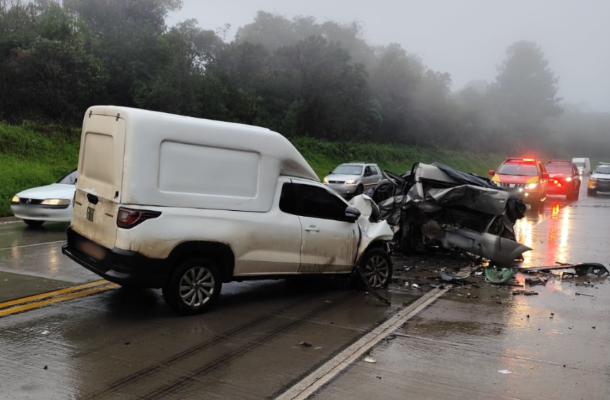 Duas pessoas morrem em grave acidente na PRC-280