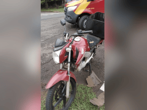 Motociclista fica ferido em colisão com carro em Francisco Beltrão