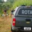 ROTAM apreende carregamento de vinho argentino após condutor jogar carro em ribanceira